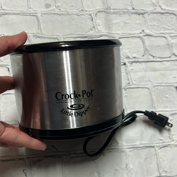 Crock-Pot Little Dipper Silver and Black Slow Cooker - Picture 1 of 3